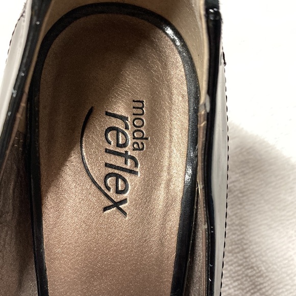 Moda Reflex Black Patent Leather Round Toe Rubber Sole Pumps Size 9 - Picture 2 of 12